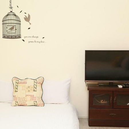 Flower Lane 650 Apartment Tainan Exterior photo