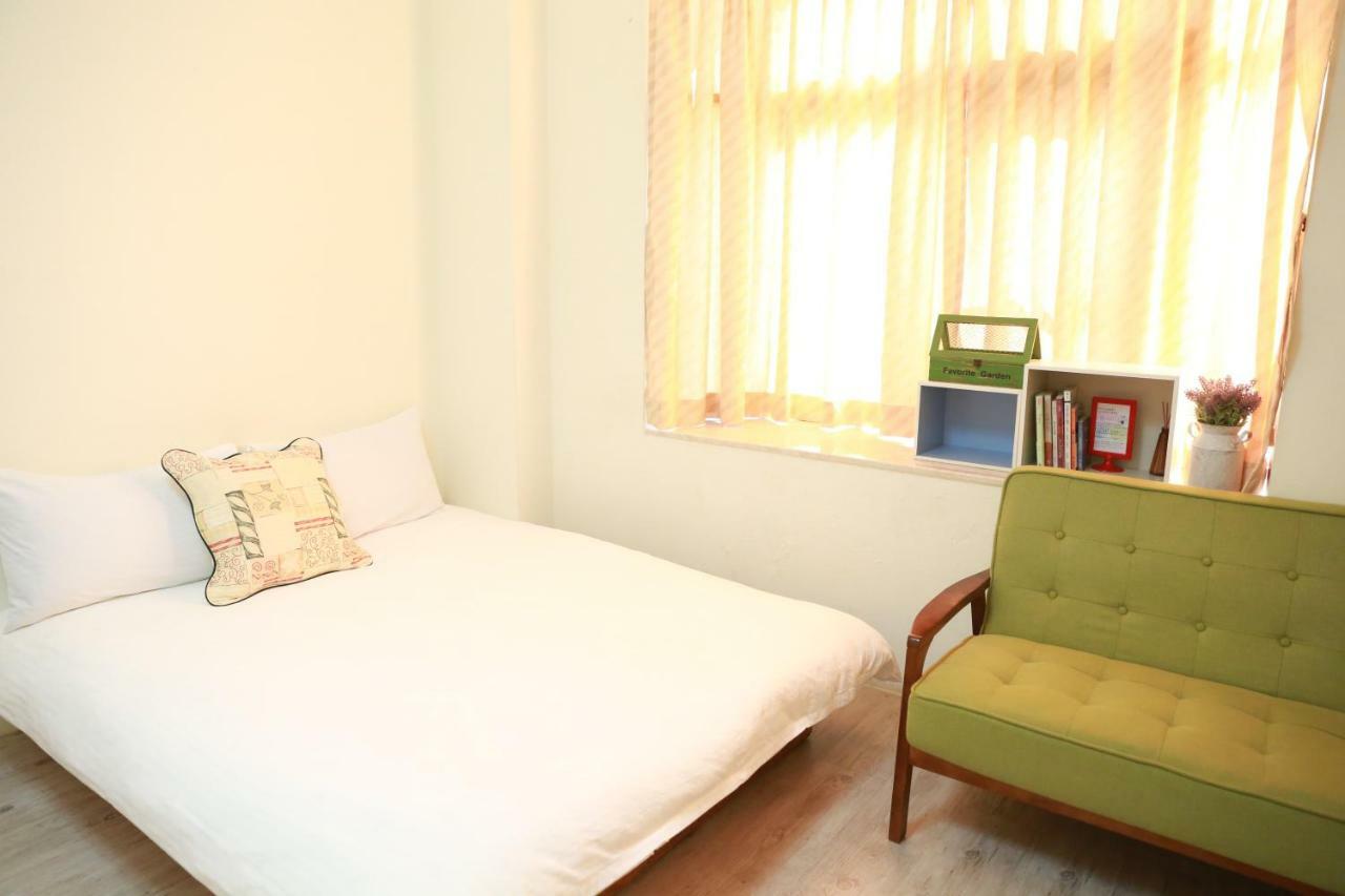 Flower Lane 650 Apartment Tainan Exterior photo