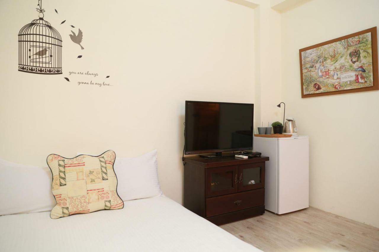 Flower Lane 650 Apartment Tainan Exterior photo